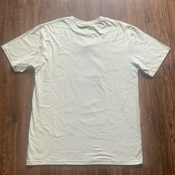 AKOO Men’s Graphic T-Shirt Short Sleeve Tee Day One Tan Size Large New - Picture 5 of 7